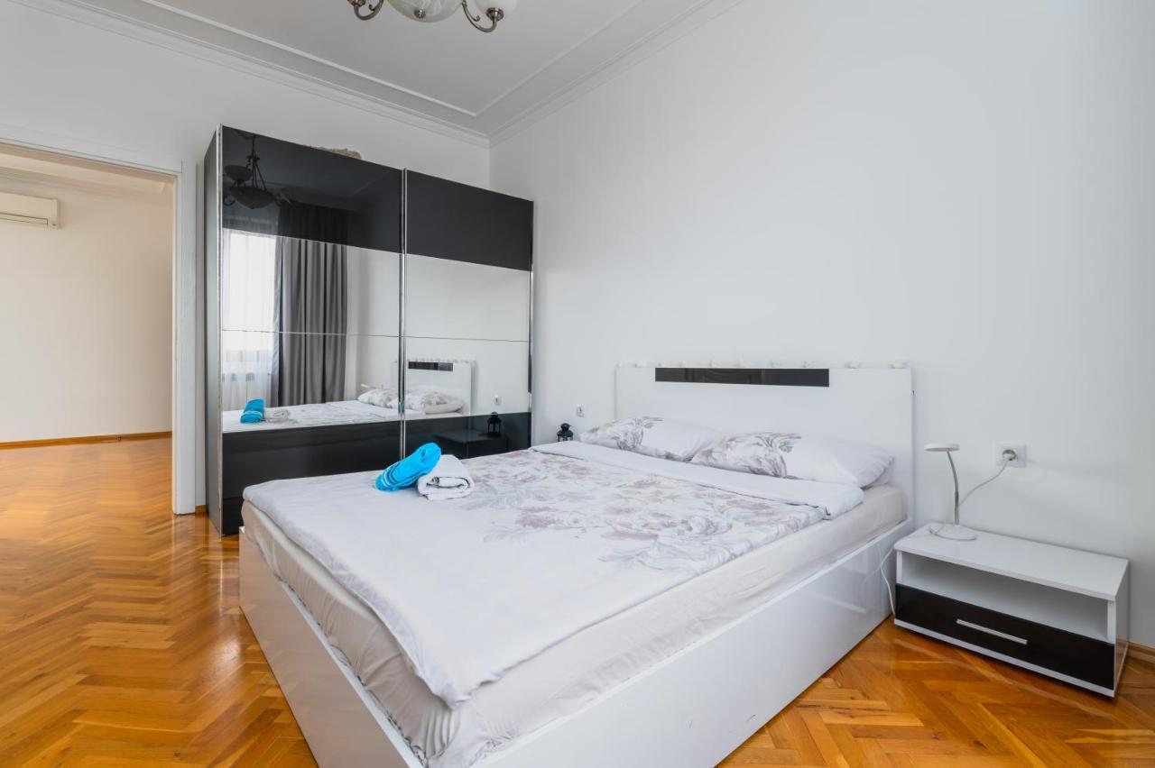 סופיה Vitosha Str 2Bd White & Blue Apt By Flat Mаnager מראה חיצוני תמונה
